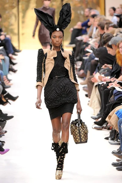 Look 33